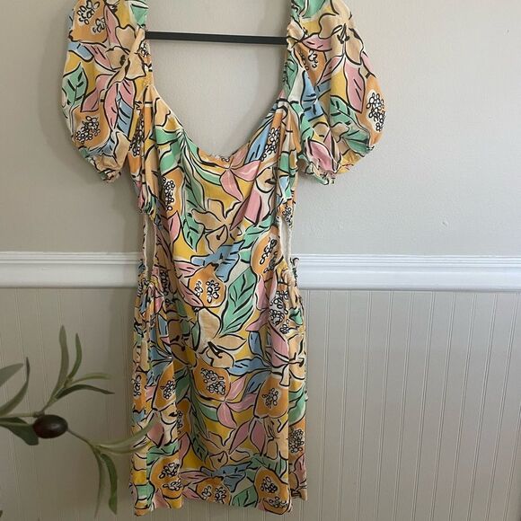 ASTR The Label Floral Puff Sleeve Cut Out Mini Dress Women's Size Large - Picture 3 of 11